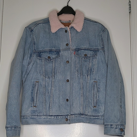 Levi's Jackets & Blazers - Levi's sherpa trucker jean jacket